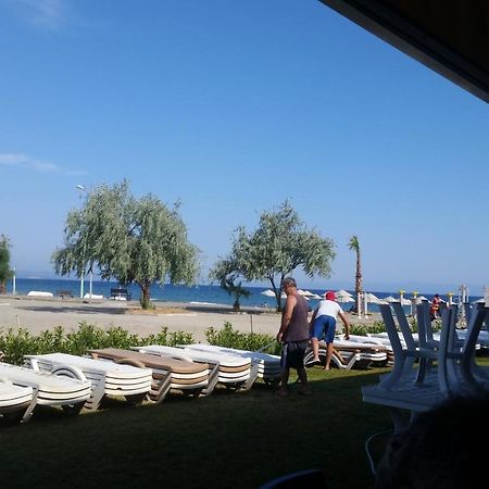 Ürkmez Ata Apart Hotels מראה חיצוני תמונה