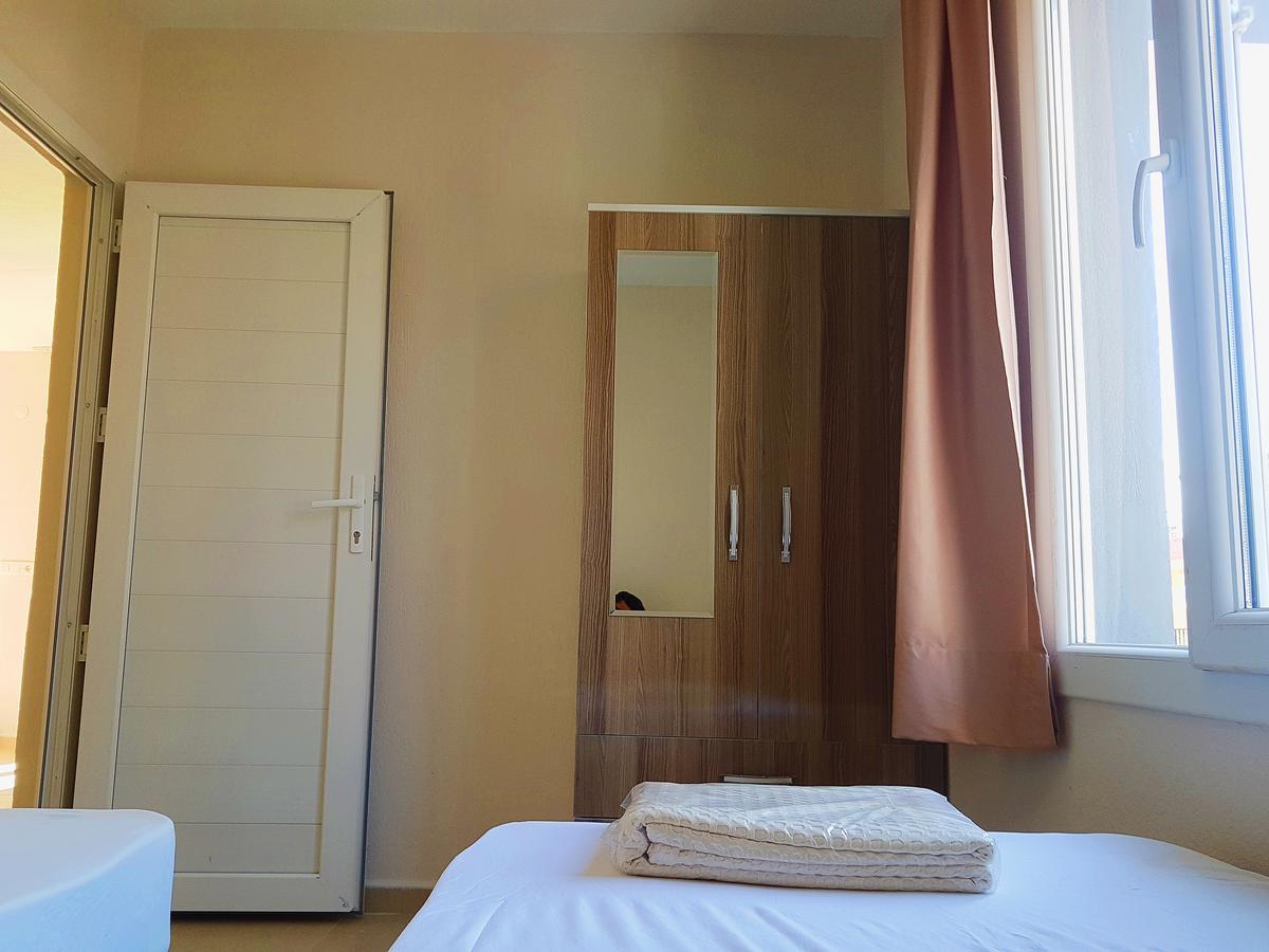 Ürkmez Ata Apart Hotels מראה חיצוני תמונה