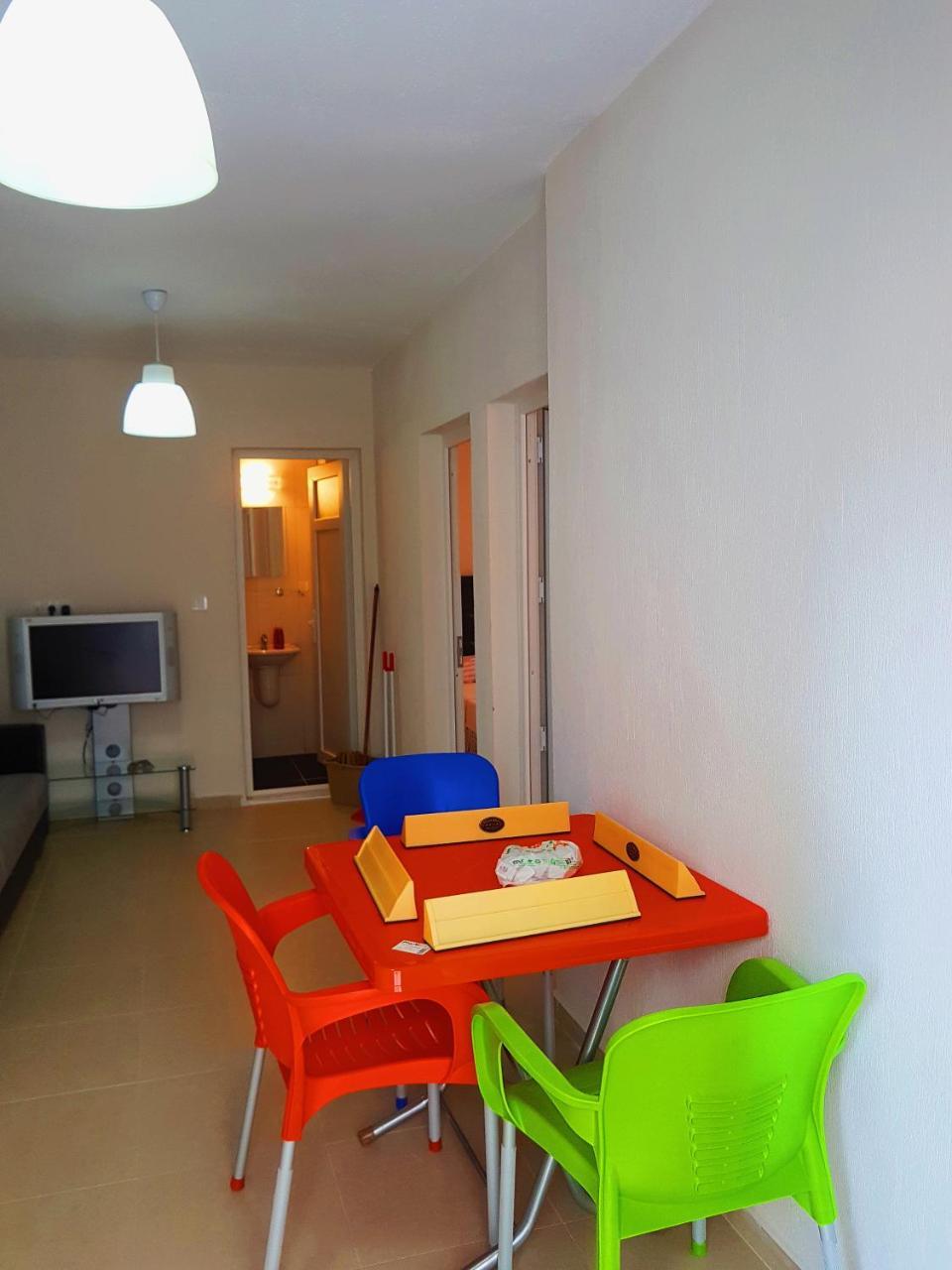 Ürkmez Ata Apart Hotels מראה חיצוני תמונה