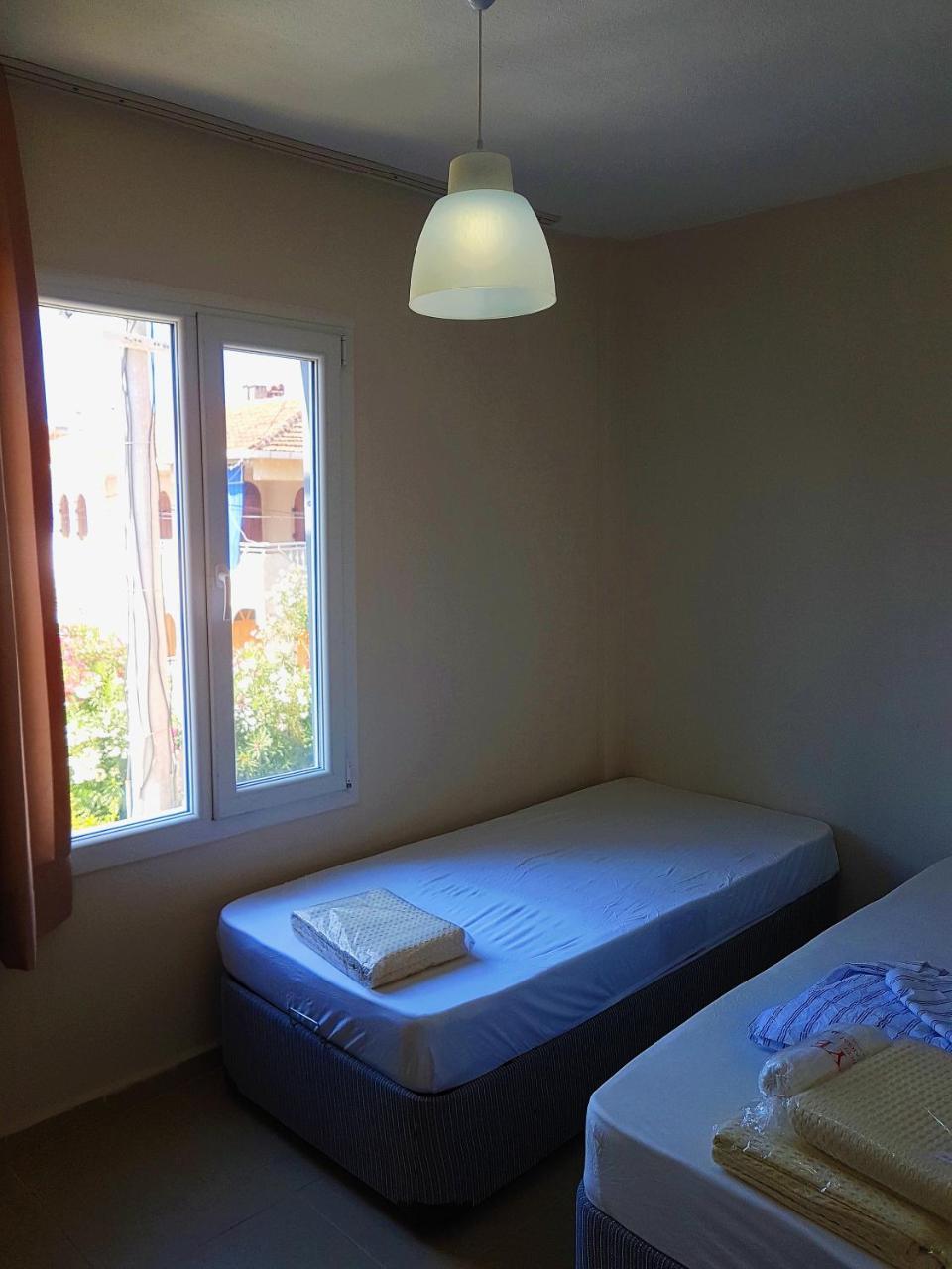Ürkmez Ata Apart Hotels מראה חיצוני תמונה